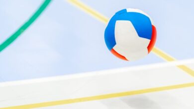 piłka wylatuje na aut w siatkówce